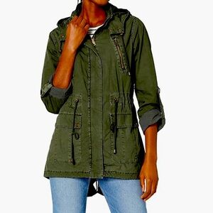 Excellent condition Levi’s anorak hooded anorak jacket size medium